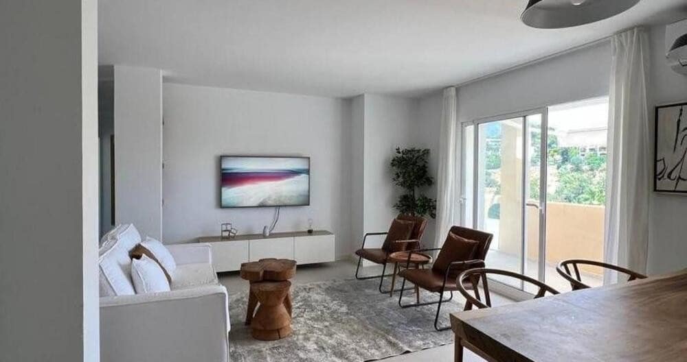 Ático de 4 habitaciones en La Quinta en alquiler con piscina garaje - 4.200 € (Ref: 9964605)