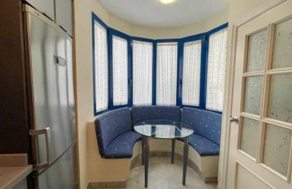 2 soverom Leilighet til leie i Marbella med svømmebasseng garasje - € 2 100 (Ref: 9966040)