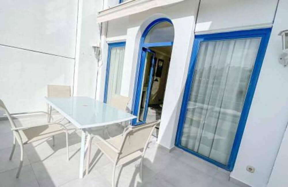 2 soverom Leilighet til leie i Marbella med svømmebasseng garasje - € 2 100 (Ref: 9966040)