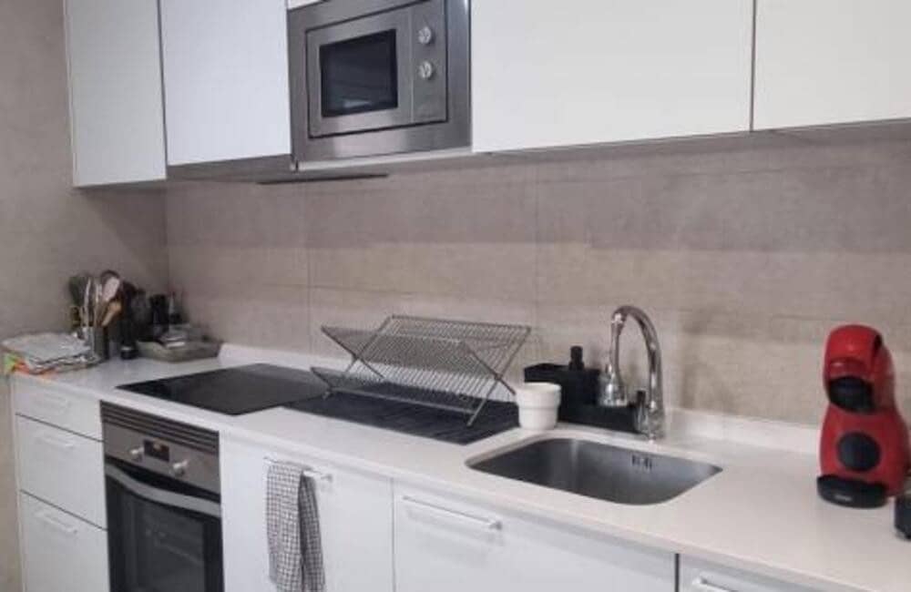 Appartement de 2 chambres à louer à Marbella avec piscine garage - 2 000 € (Ref: 9966041)