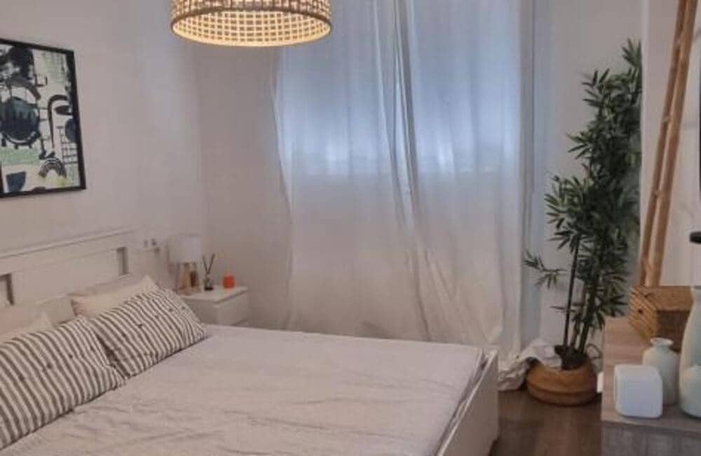 Appartement de 2 chambres à louer à Marbella avec piscine garage - 2 000 € (Ref: 9966041)