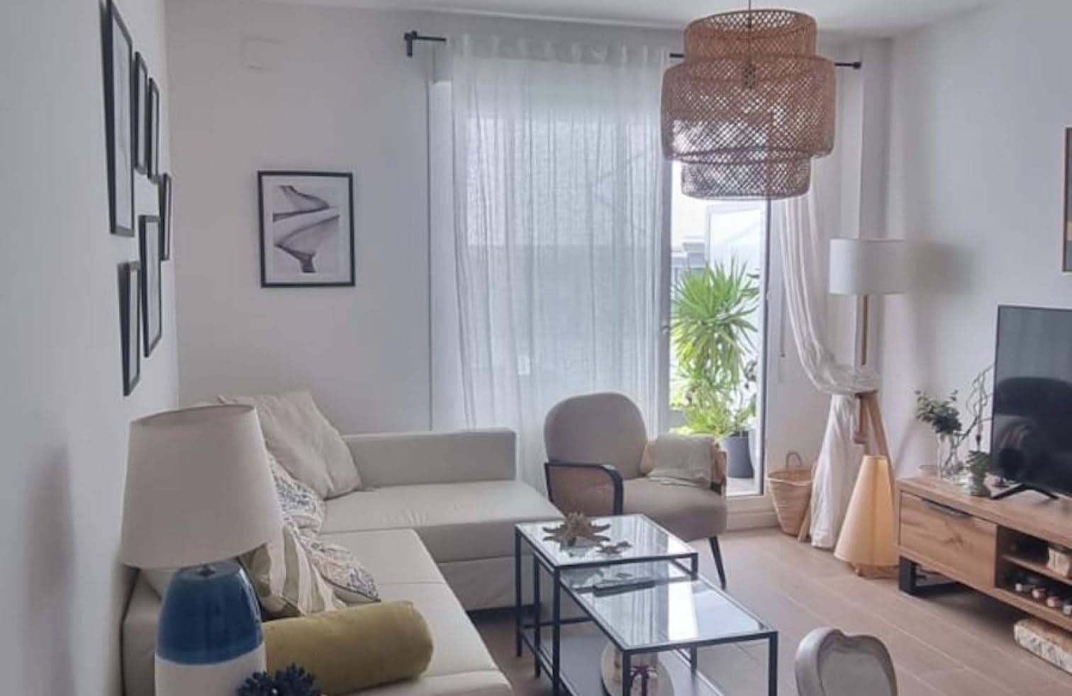 Appartement de 2 chambres à louer à Marbella avec piscine garage - 2 000 € (Ref: 9966041)