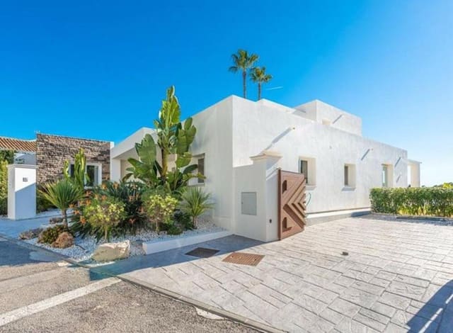 4 slaapkamer Villa te huur in El Paraiso, Estepona met zwembad garage - € 10.000 (Ref: 9969246)