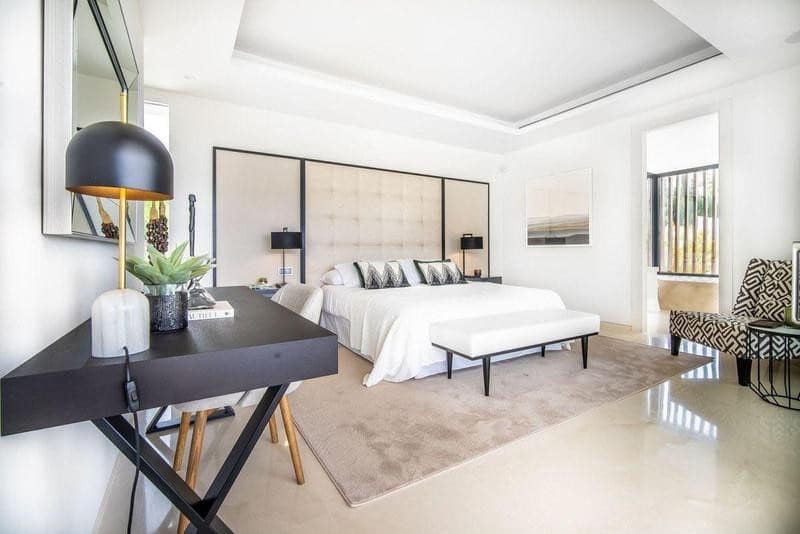 6 soveværelse Villa til salg i Nueva Andalucia med swimmingpool garage - € 3.395.000 (Ref: 9969248)