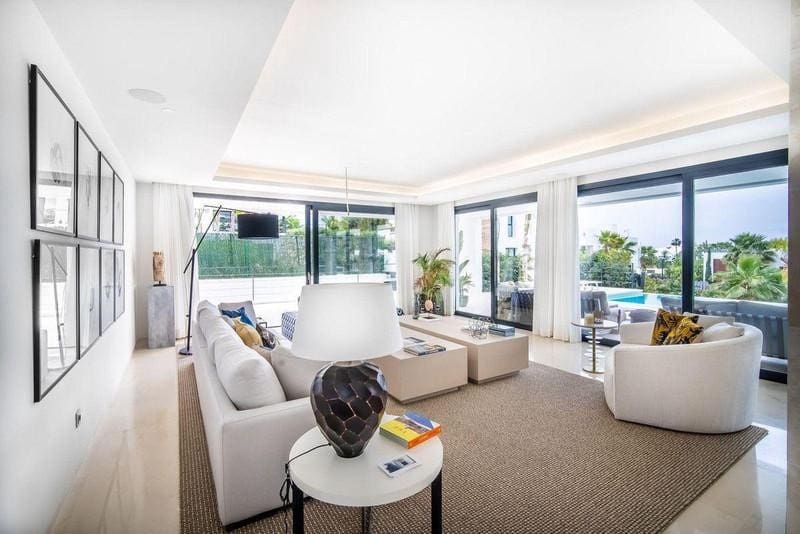 6 soveværelse Villa til salg i Nueva Andalucia med swimmingpool garage - € 3.395.000 (Ref: 9969248)