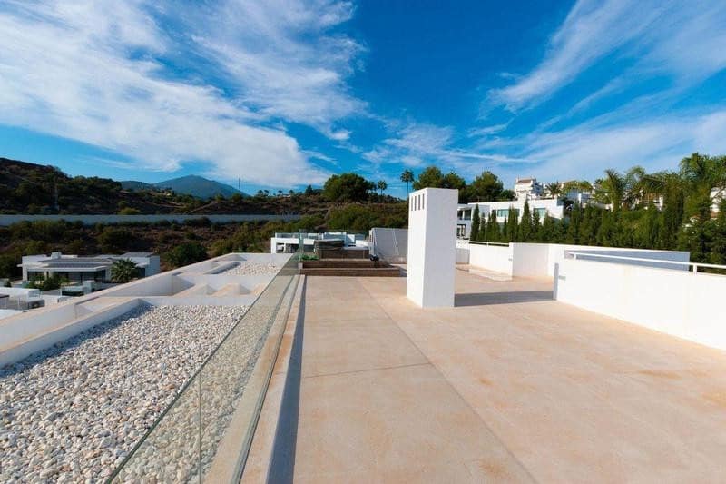 6 soveværelse Villa til leje i Nueva Andalucia med swimmingpool garage - € 20.000 (Ref: 9969249)