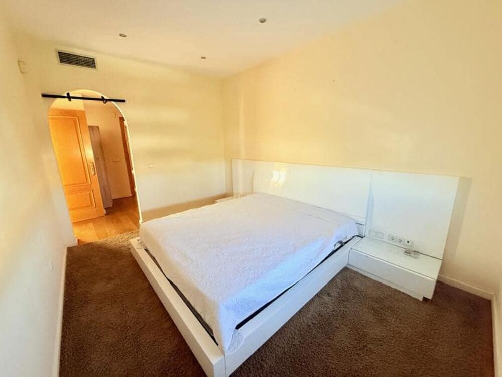 5 Zimmer Penthouse zu vermieten in Marbella mit Pool Garage - 3.000 € (Ref: 9969250)