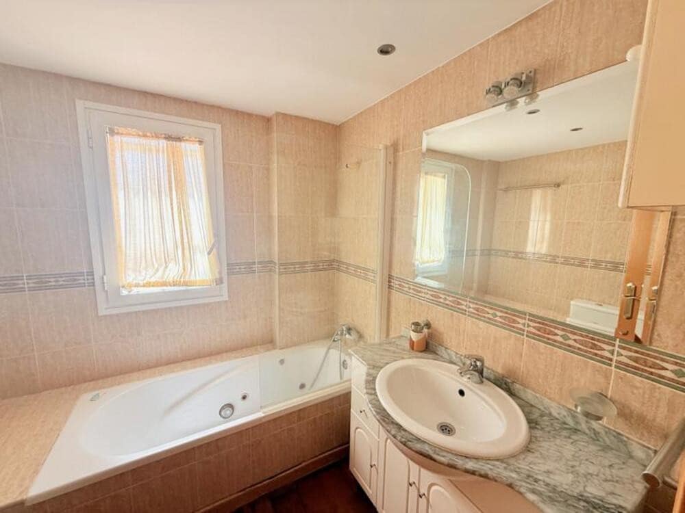 5 Zimmer Penthouse zu vermieten in Marbella mit Pool Garage - 3.000 € (Ref: 9969250)