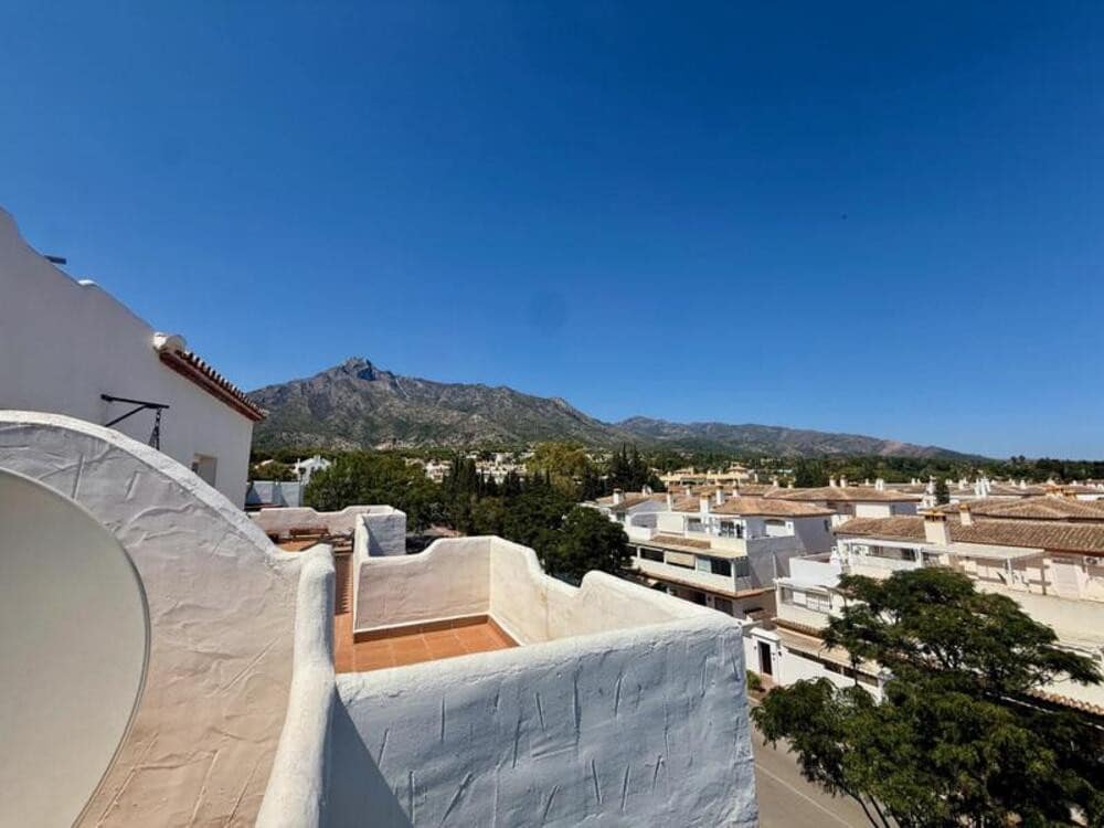 5 Zimmer Penthouse zu vermieten in Marbella mit Pool Garage - 3.000 € (Ref: 9969250)