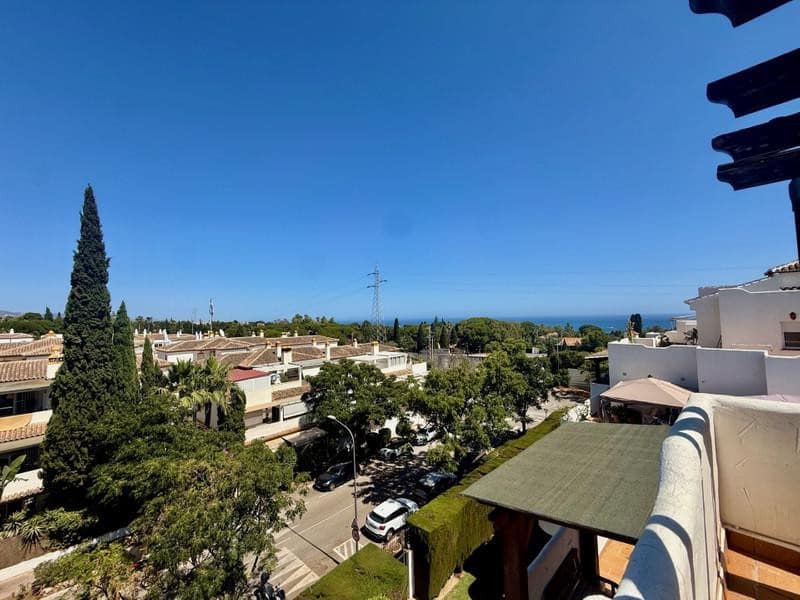5 Zimmer Penthouse zu vermieten in Marbella mit Pool Garage - 3.000 € (Ref: 9969250)