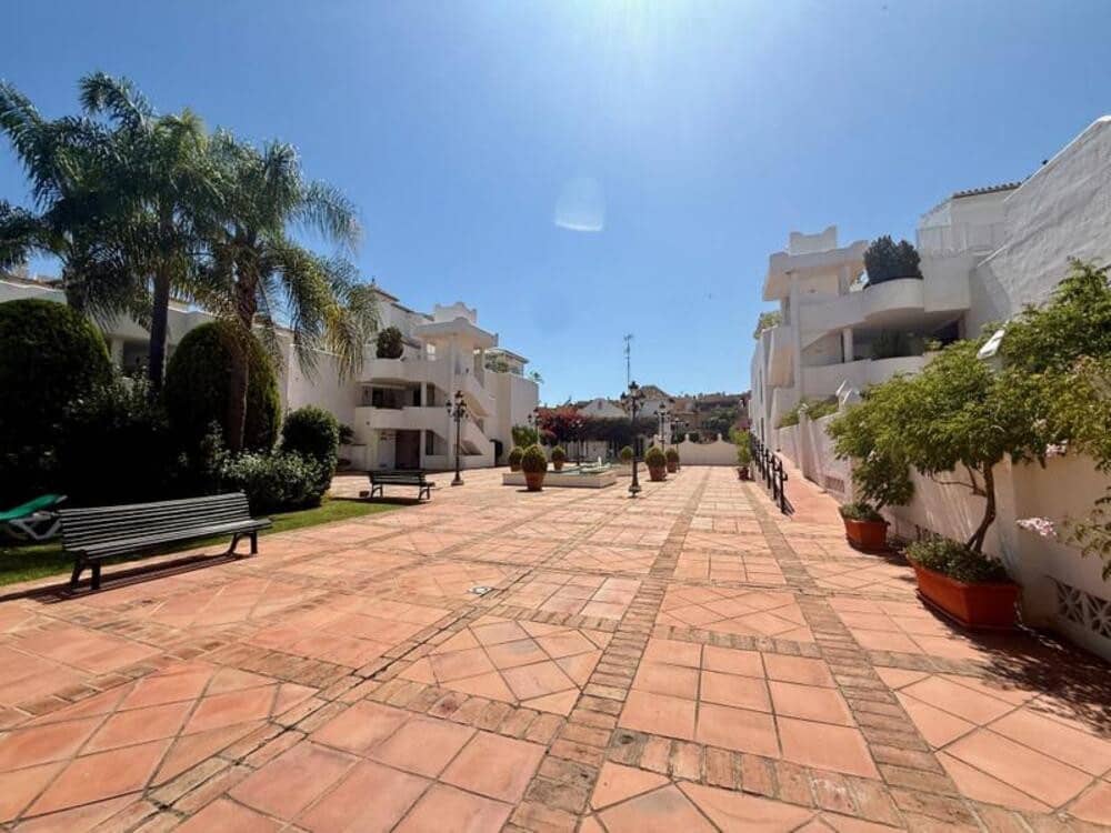 5 Zimmer Penthouse zu vermieten in Marbella mit Pool Garage - 3.000 € (Ref: 9969250)