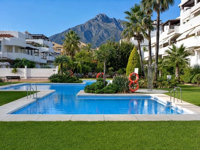 5 quarto Penthouse para arrendar em Nagüeles Alto, Marbella com piscina garagem - 3 000 € (Ref: 9969250)