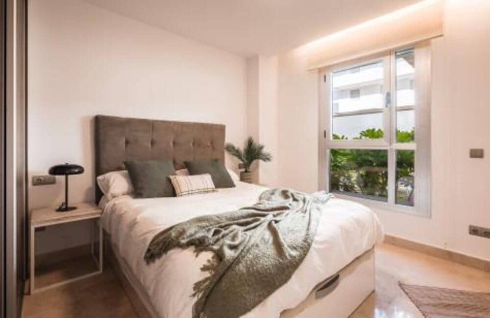 2 soverom Leilighet til leie i San Pedro de Alcantara med svømmebasseng garasje - € 2 400 (Ref: 9974573)