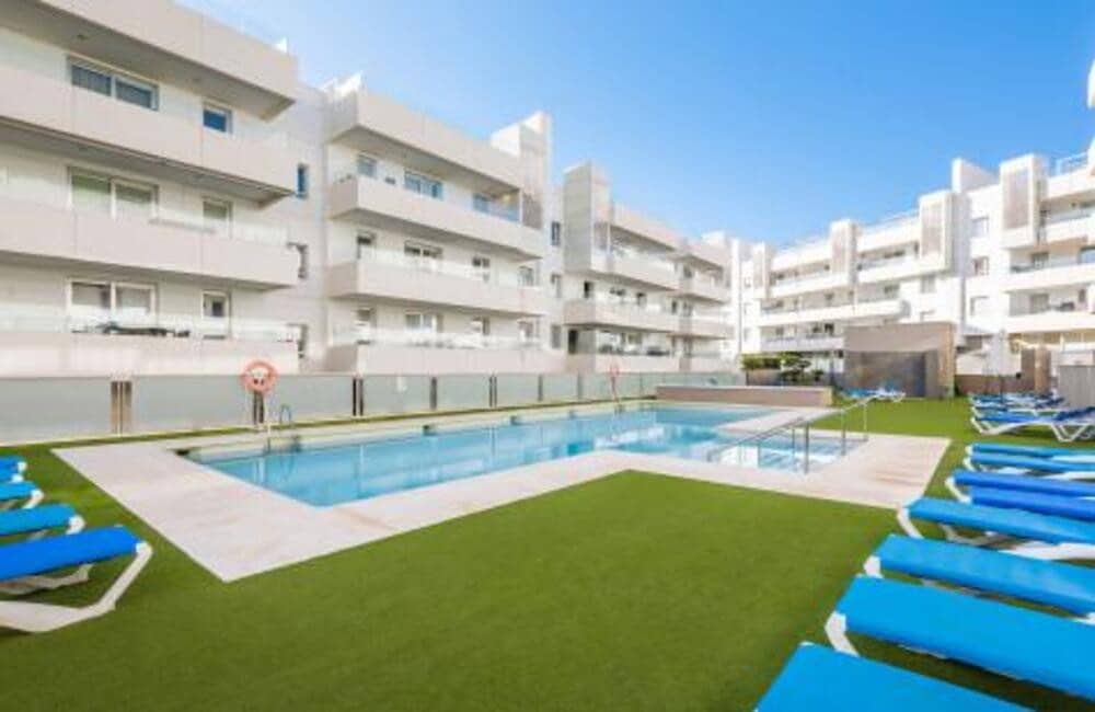 2 soverom Leilighet til leie i San Pedro de Alcantara med svømmebasseng garasje - € 2 400 (Ref: 9974573)