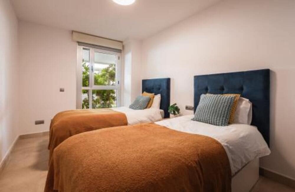 2 soverom Leilighet til leie i San Pedro de Alcantara med svømmebasseng garasje - € 2 400 (Ref: 9974573)