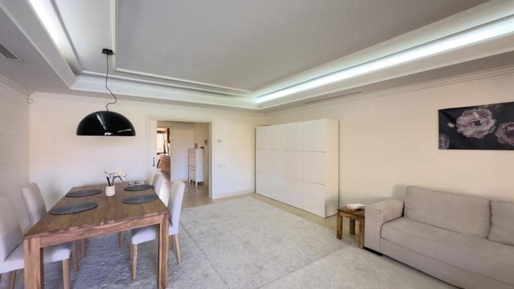 3 quarto Apartamento para arrendar em Estepona com piscina garagem - 4 000 € (Ref: 9976721)