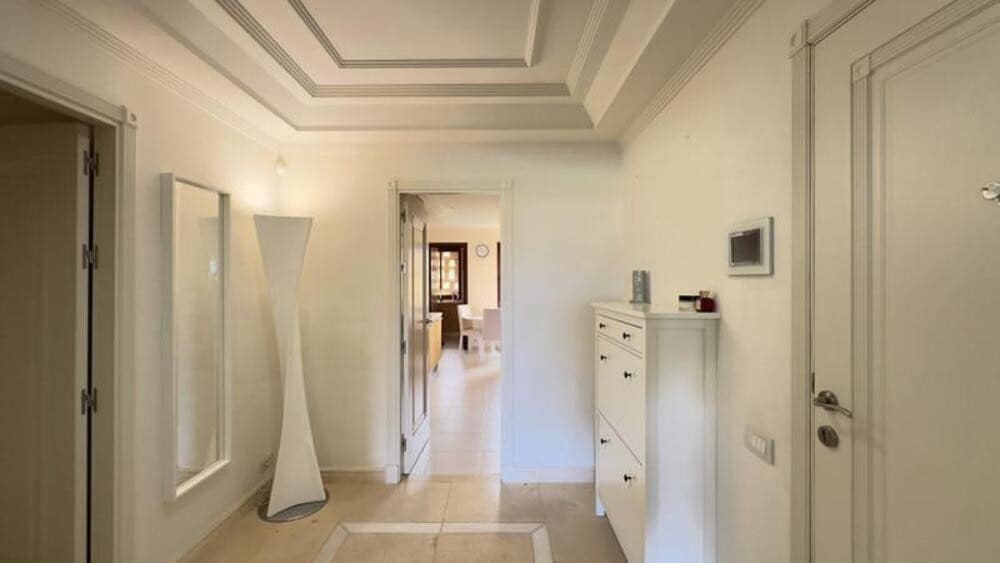 3 quarto Apartamento para arrendar em Estepona com piscina garagem - 4 000 € (Ref: 9976721)