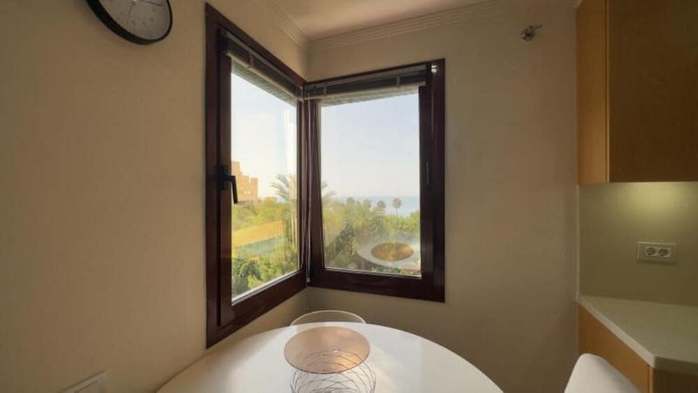 3 quarto Apartamento para arrendar em Estepona com piscina garagem - 4 000 € (Ref: 9976721)