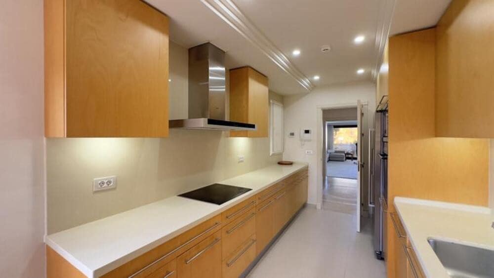 3 quarto Apartamento para arrendar em Estepona com piscina garagem - 4 000 € (Ref: 9976721)