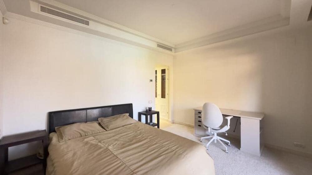 3 quarto Apartamento para arrendar em Estepona com piscina garagem - 4 000 € (Ref: 9976721)