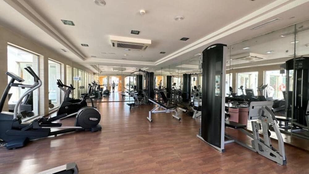 3 quarto Apartamento para arrendar em Estepona com piscina garagem - 4 000 € (Ref: 9976721)