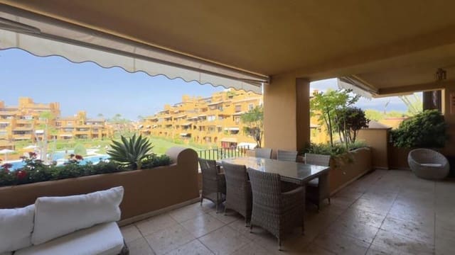 3 Zimmer Apartment zu vermieten in El Padrón, Estepona mit Pool Garage - 4.000 € (Ref: 9976721)