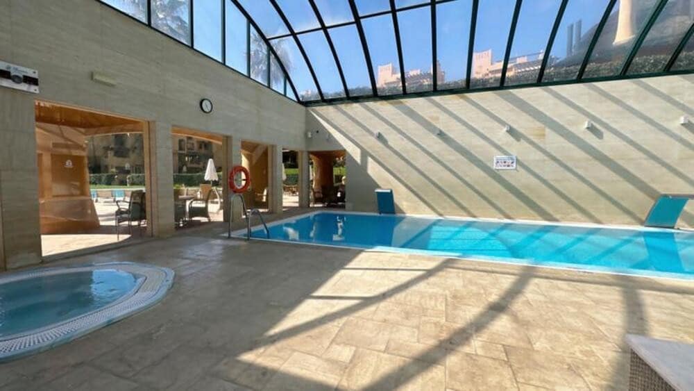 3 quarto Apartamento para arrendar em Estepona com piscina garagem - 4 000 € (Ref: 9976721)
