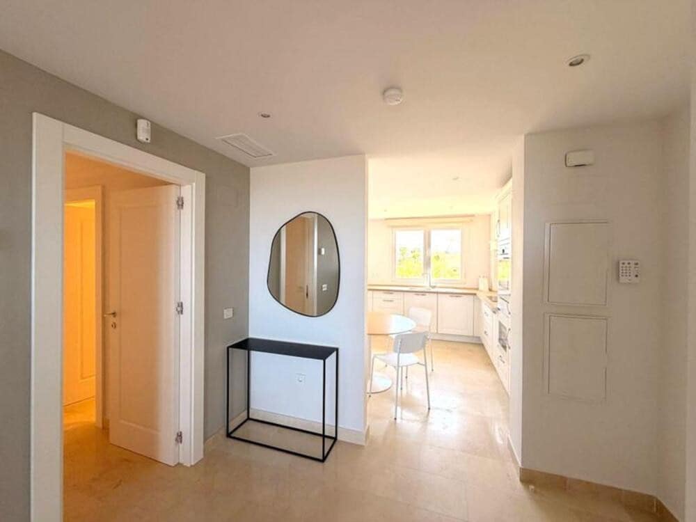 2 soverom Leilighet til leie i Benahavis med svømmebasseng garasje - € 2 700 (Ref: 9978109)