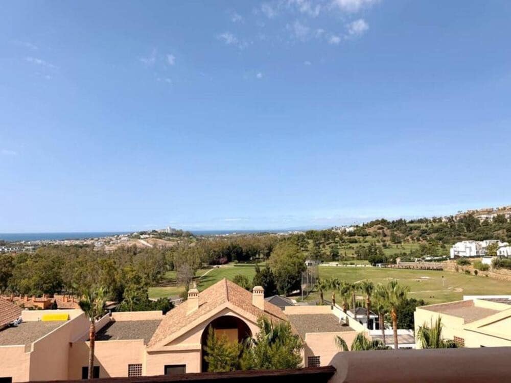 2 soverom Leilighet til leie i Benahavis med svømmebasseng garasje - € 2 700 (Ref: 9978109)