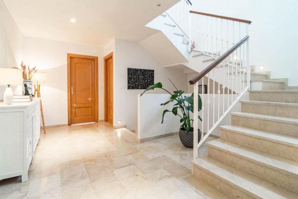 6 soverom Kjedet enebolig til leie i San Pedro de Alcantara med svømmebasseng garasje - € 6 500 (Ref: 9978110)