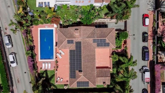 6 Zimmer Doppelhaus zu vermieten in San Pedro de Alcántara Pueblo, Marbella mit Pool Garage - 6.500 € (Ref: 9978110)