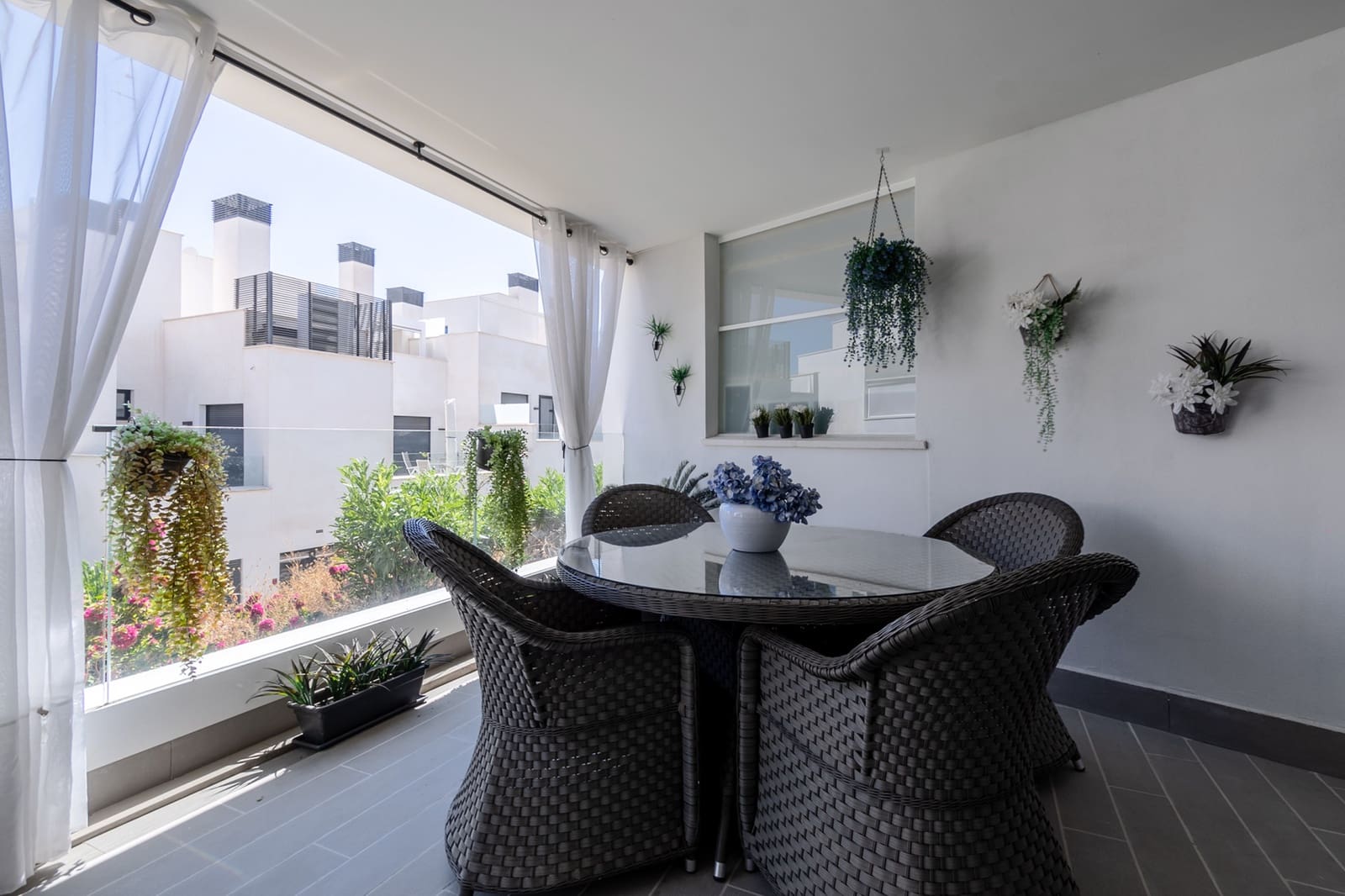 2 quarto Apartamento para arrendar em Marbella com piscina garagem - 2 400 € (Ref: 9981749)