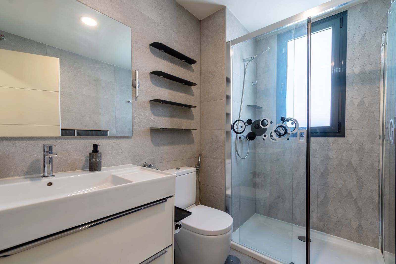 2 quarto Apartamento para arrendar em Marbella com piscina garagem - 2 400 € (Ref: 9981749)