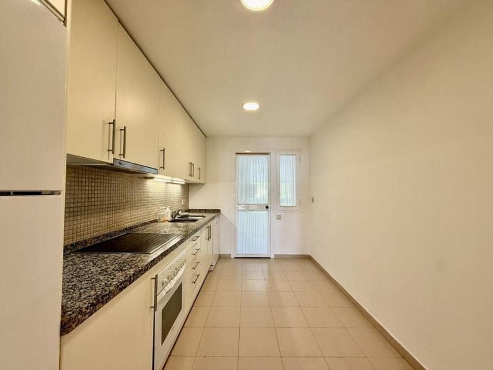 3 sypialnia Apartament do wynajęcia w Benahavis z basenem garażem - 2 750 € (Ref: 9981750)