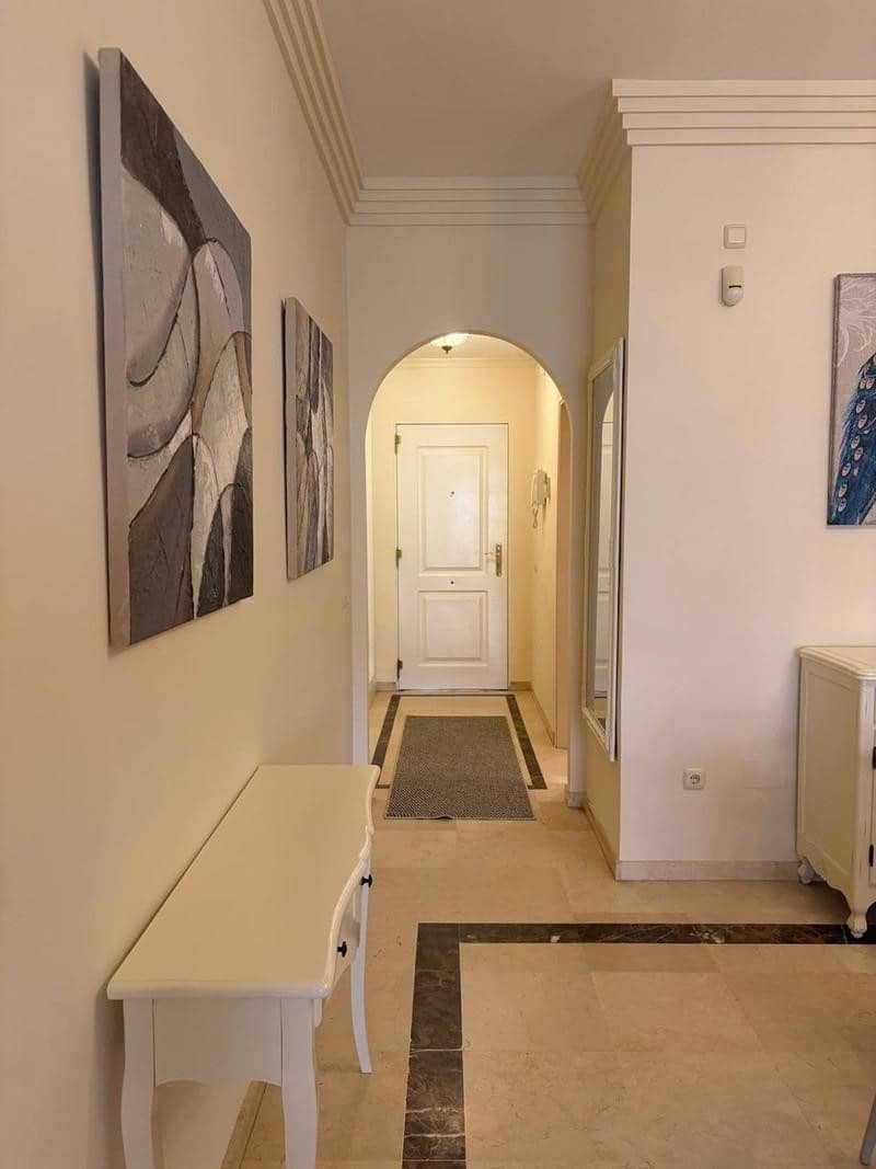 2 soverom Leilighet til leie i Marbella med svømmebasseng garasje - € 2 300 (Ref: 9981751)