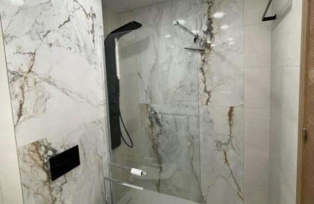 2 sovrum Lägenhet till salu i Estepona med pool garage - 335 000 € (Ref: 9984275)