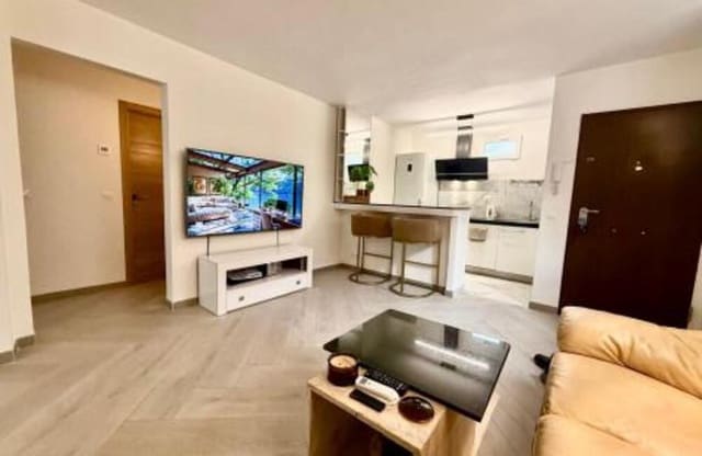 2 soveværelse Lejlighed til salg i El Velerín, Estepona med swimmingpool garage - € 335.000 (Ref: 9984275)