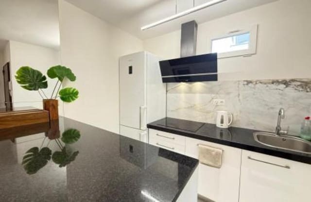 2 soveværelse Lejlighed til salg i El Velerín, Estepona med swimmingpool garage - € 335.000 (Ref: 9984275)