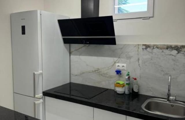 2 soveværelse Lejlighed til salg i El Velerín, Estepona med swimmingpool garage - € 335.000 (Ref: 9984275)