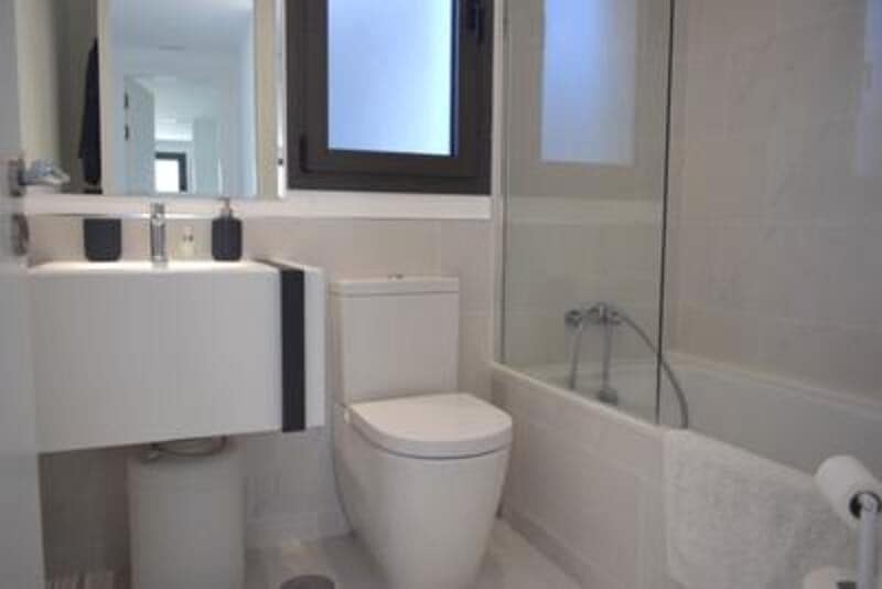 3 soverom Leilighet til leie i Estepona med svømmebasseng garasje - € 5 500 (Ref: 9984277)