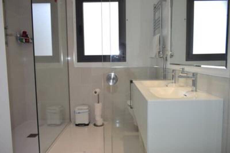 3 soverom Leilighet til leie i Estepona med svømmebasseng garasje - € 5 500 (Ref: 9984277)