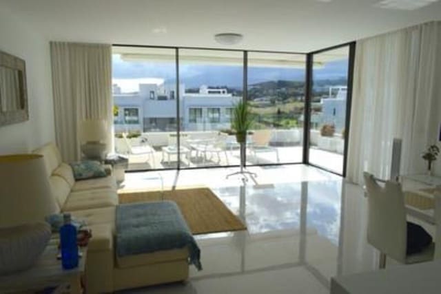 3 soverom Leilighet til leie i Nueva Atalaya, Estepona med svømmebasseng garasje - € 5 500 (Ref: 9984277)