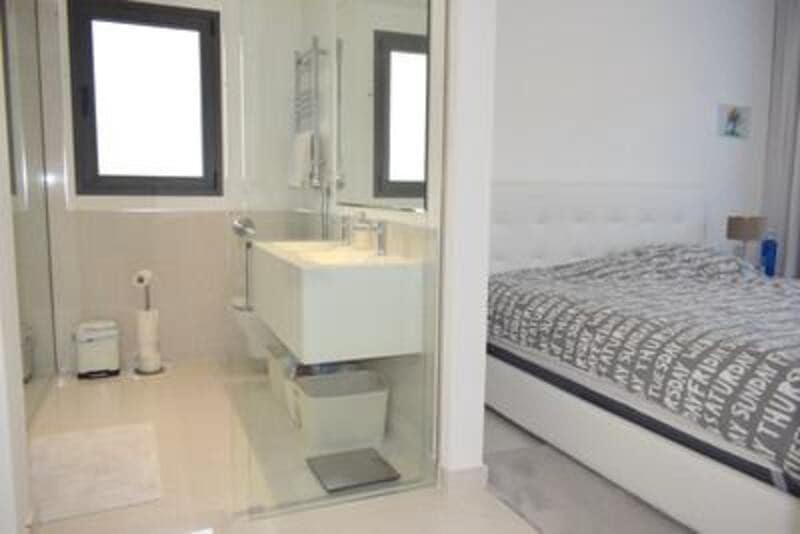 3 soverom Leilighet til leie i Estepona med svømmebasseng garasje - € 5 500 (Ref: 9984277)