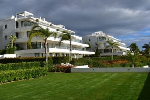 3 soverom Leilighet til leie i Nueva Atalaya, Estepona med svømmebasseng garasje - € 5 500 (Ref: 9984277)