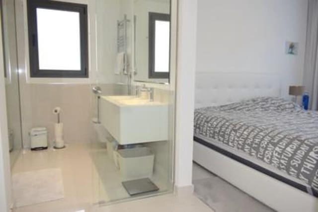 3 soverom Leilighet til leie i Nueva Atalaya, Estepona med svømmebasseng garasje - € 5 500 (Ref: 9984277)