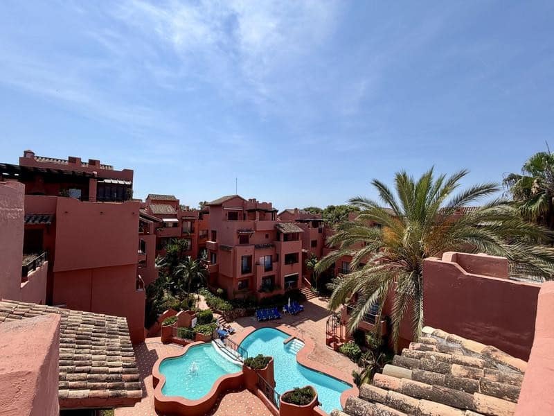 4 soverom Penthouse til leie i Marbella med svømmebasseng garasje - € 3 000 (Ref: 9984278)