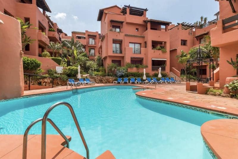 4 soverom Penthouse til leie i Marbella med svømmebasseng garasje - € 3 000 (Ref: 9984278)