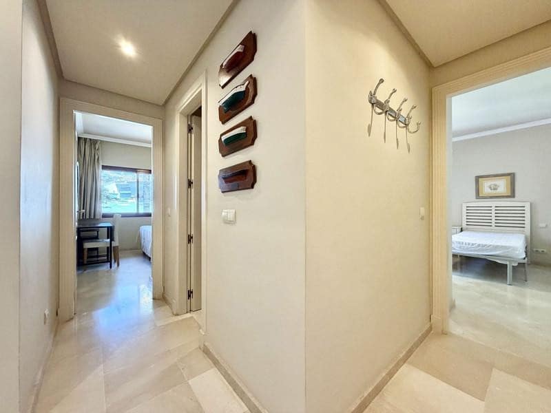 4 soverom Penthouse til leie i Marbella med svømmebasseng garasje - € 3 000 (Ref: 9984278)