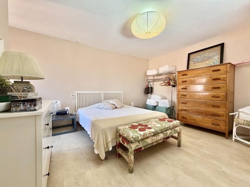 4 soverom Penthouse til leie i Marbella med svømmebasseng garasje - € 3 000 (Ref: 9984278)
