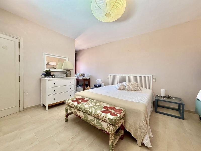4 soverom Penthouse til leie i Marbella med svømmebasseng garasje - € 3 000 (Ref: 9984278)